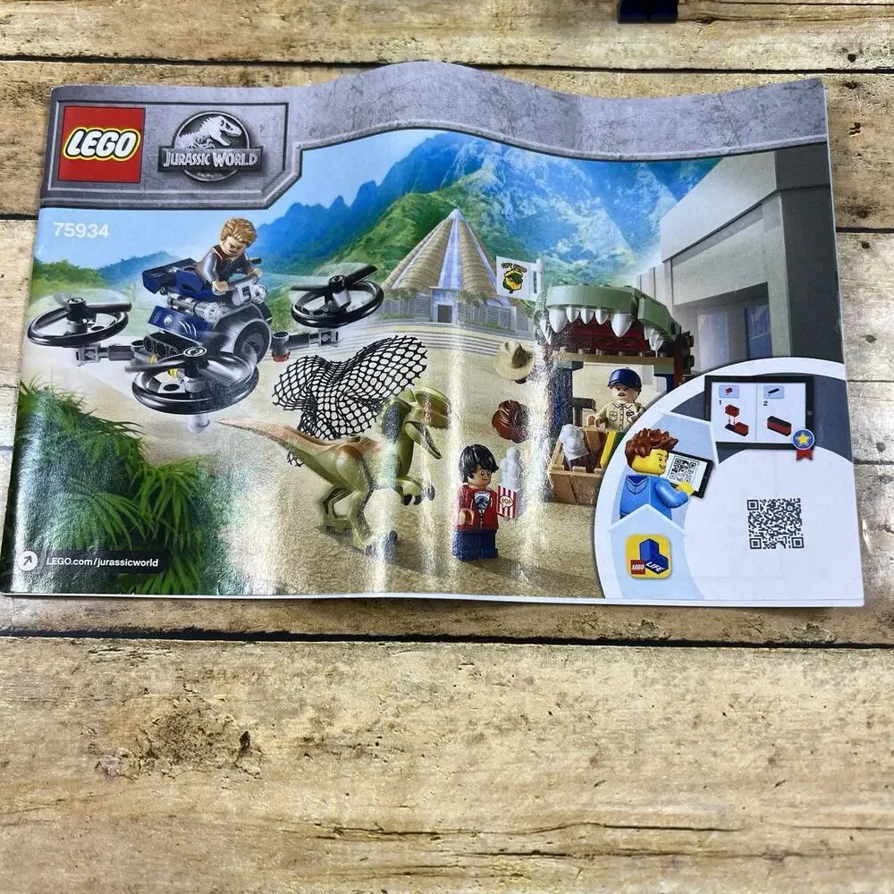 LEGO Jurassic World: Dilophosaurus on the Loose (75934) 100% COMPLETE